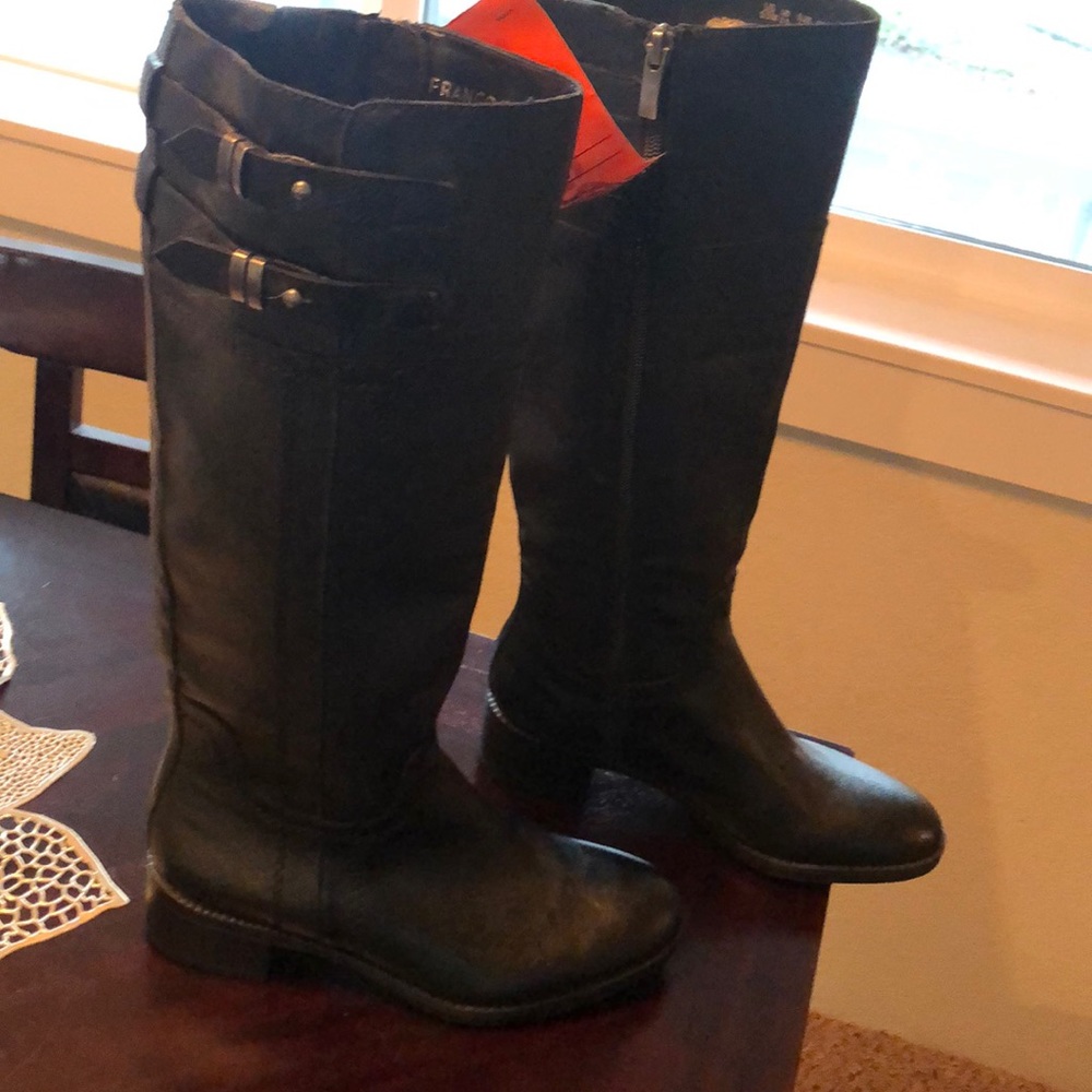 Black boots